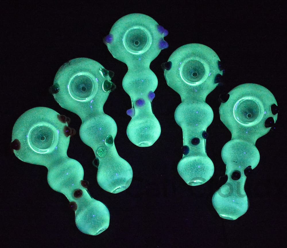4 Designed Glow In The Dark Hand Pipe Handpipe
